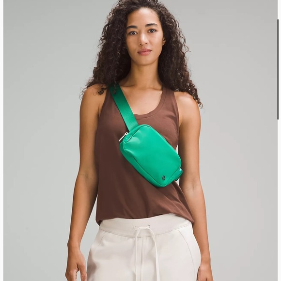 Lululemon belt bag- emerald ice - Picture 5 of 6